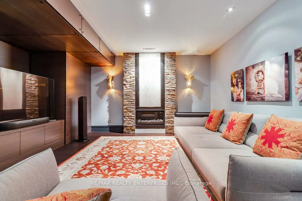 123, Kenollie, Mineola, Mississauga