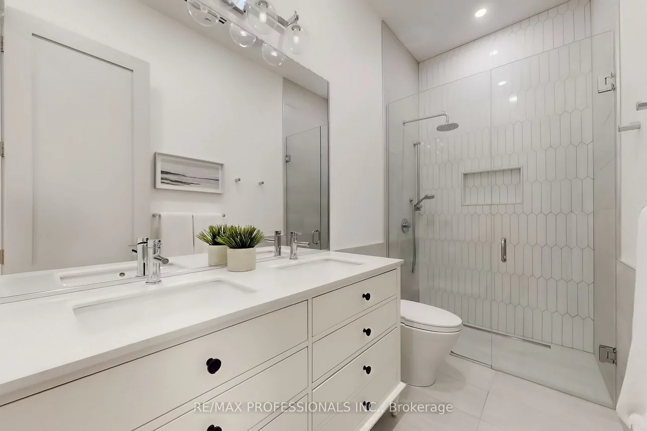 2615, Whaley, Cooksville, Mississauga