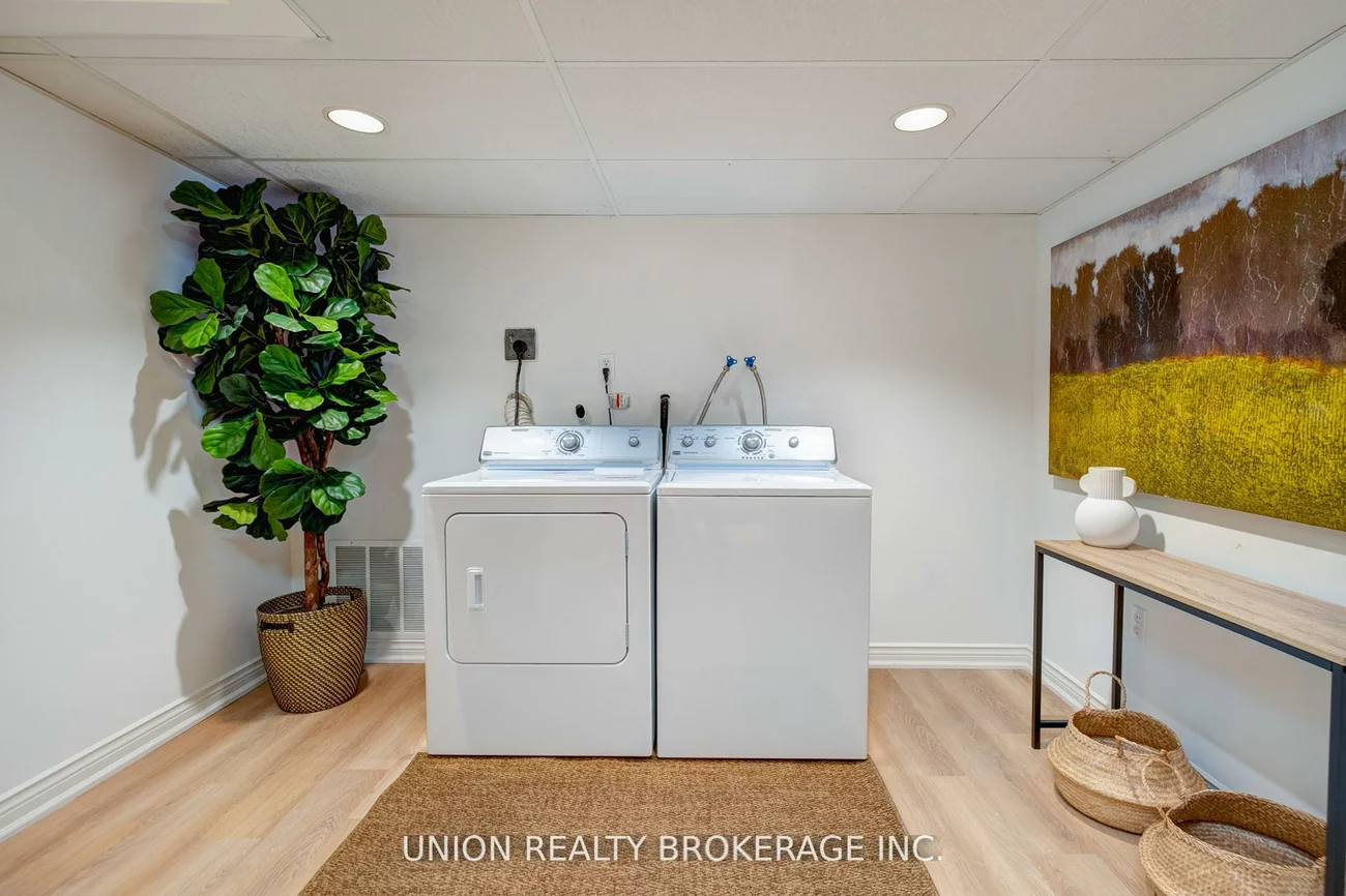 2423, Brasilia, Meadowvale, Mississauga
