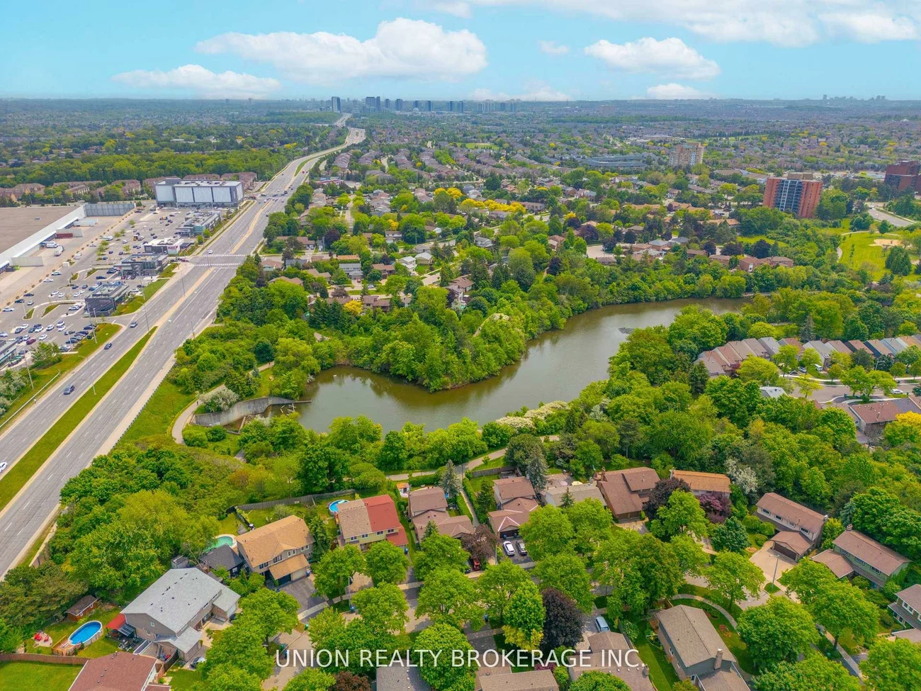 2423, Brasilia, Meadowvale, Mississauga