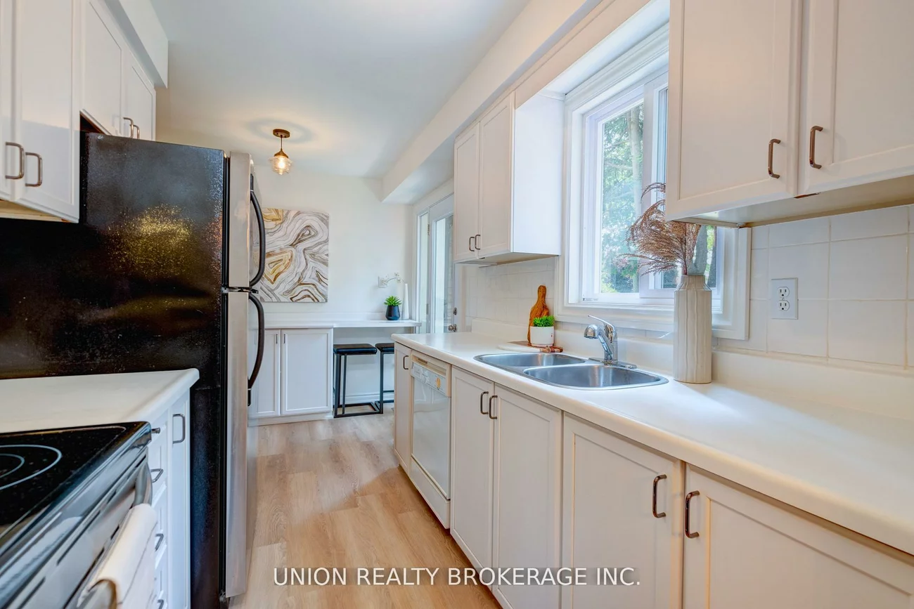 2423, Brasilia, Meadowvale, Mississauga