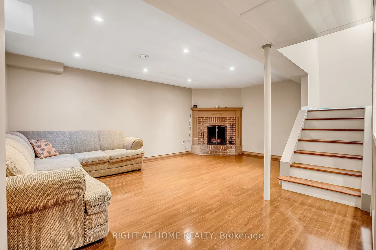 6842, Avila, Meadowvale, Mississauga