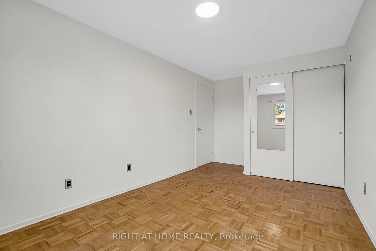 6842, Avila, Meadowvale, Mississauga