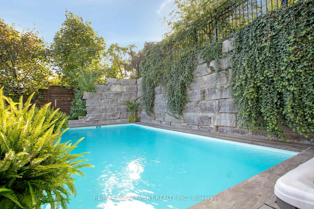 2683, Kingsberry, Cooksville, Mississauga