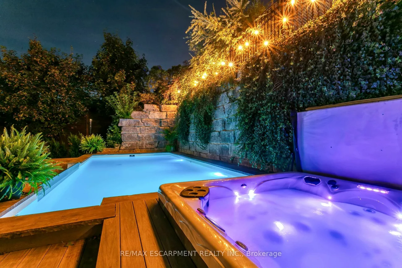 2683, Kingsberry, Cooksville, Mississauga