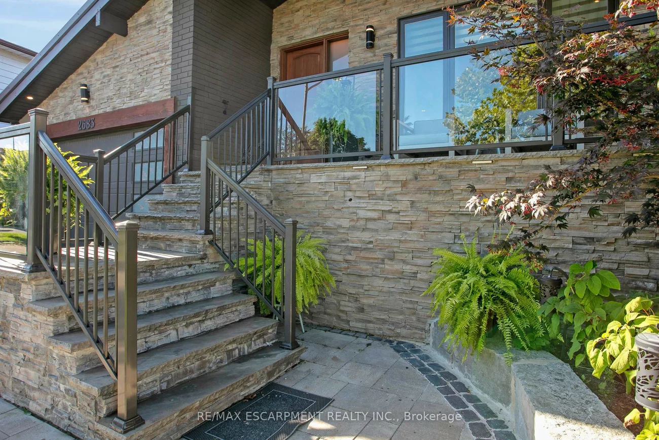 2683, Kingsberry, Cooksville, Mississauga