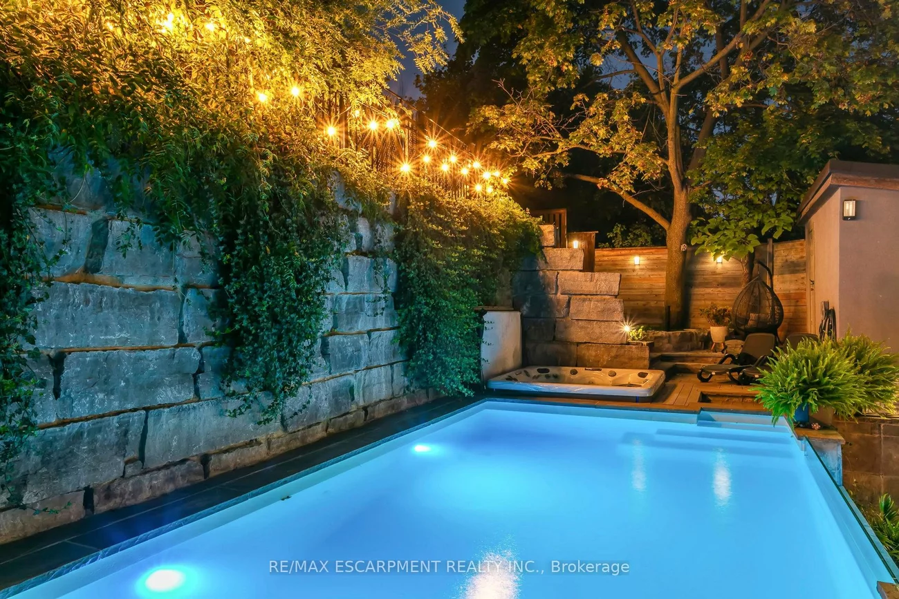 2683, Kingsberry, Cooksville, Mississauga