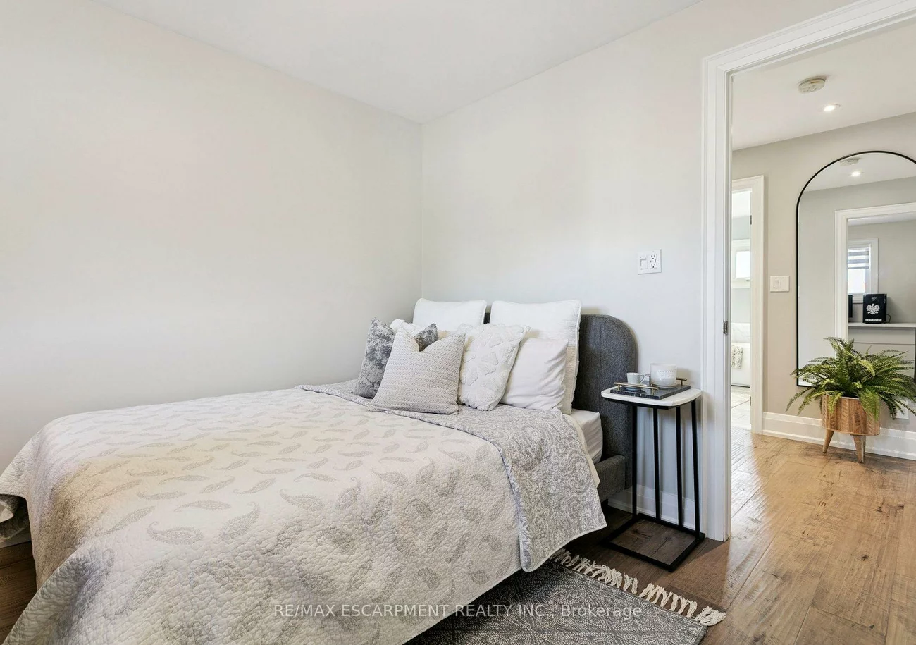 2683, Kingsberry, Cooksville, Mississauga