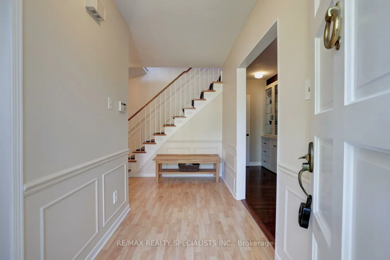 2312, Homelands, Sheridan, Mississauga