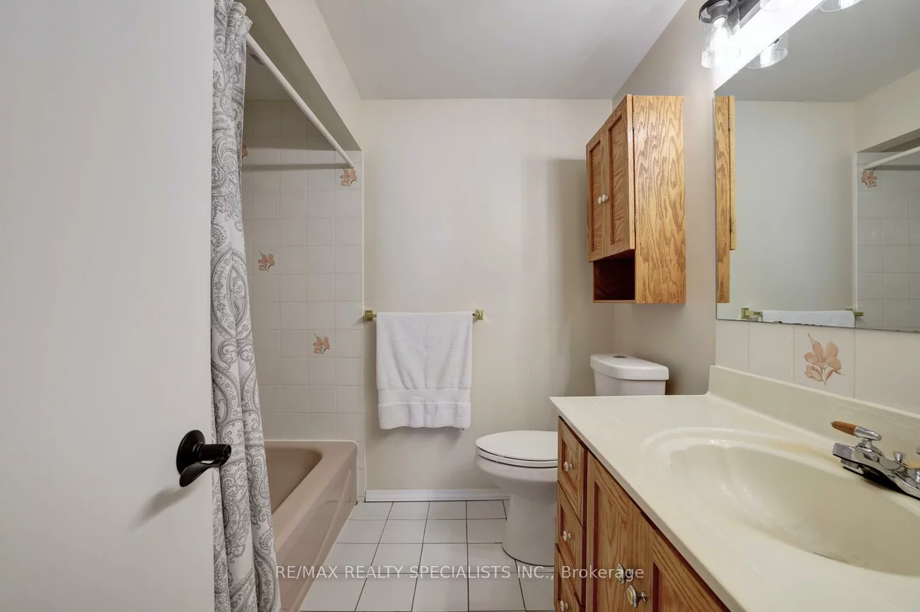 2312, Homelands, Sheridan, Mississauga