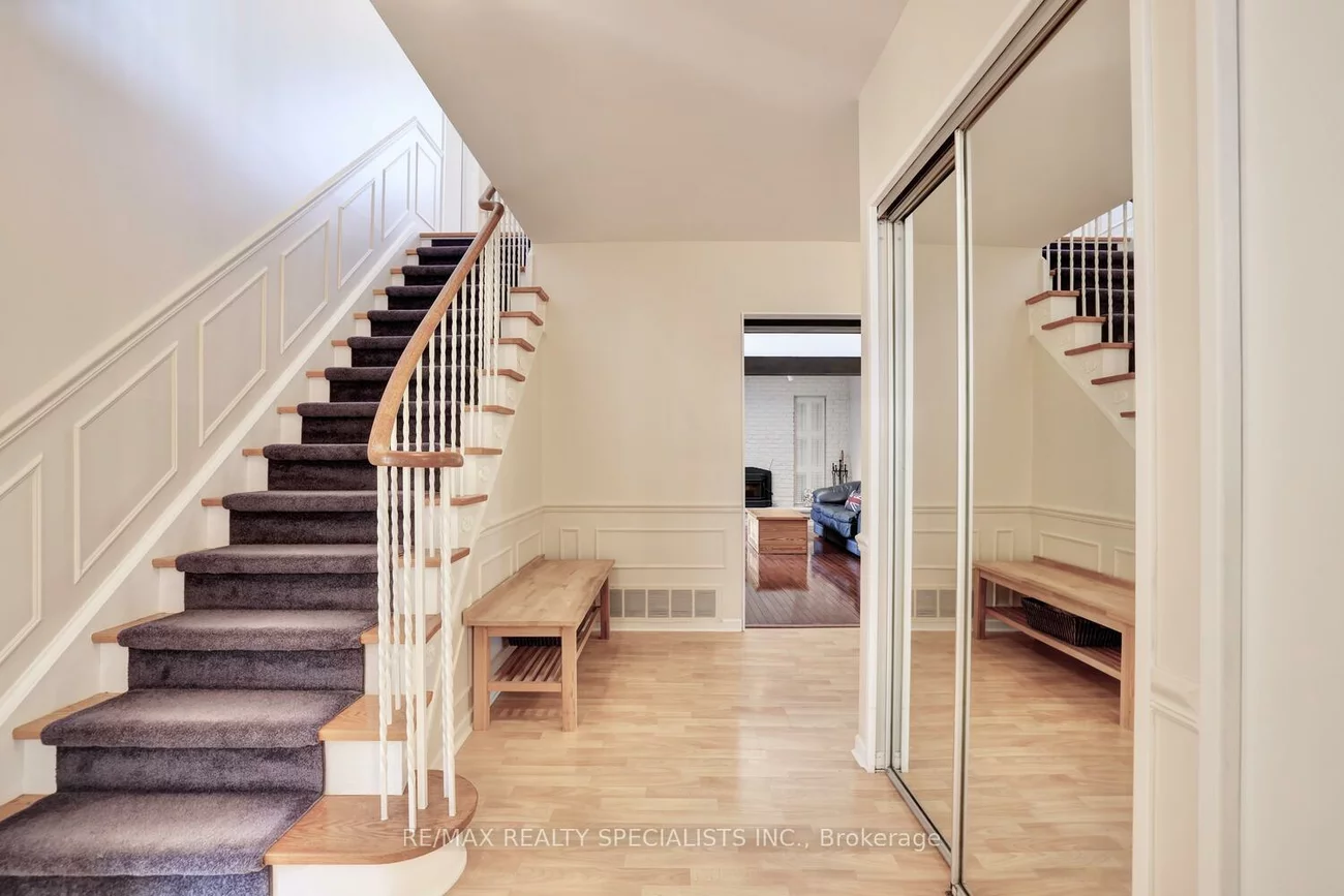 2312, Homelands, Sheridan, Mississauga