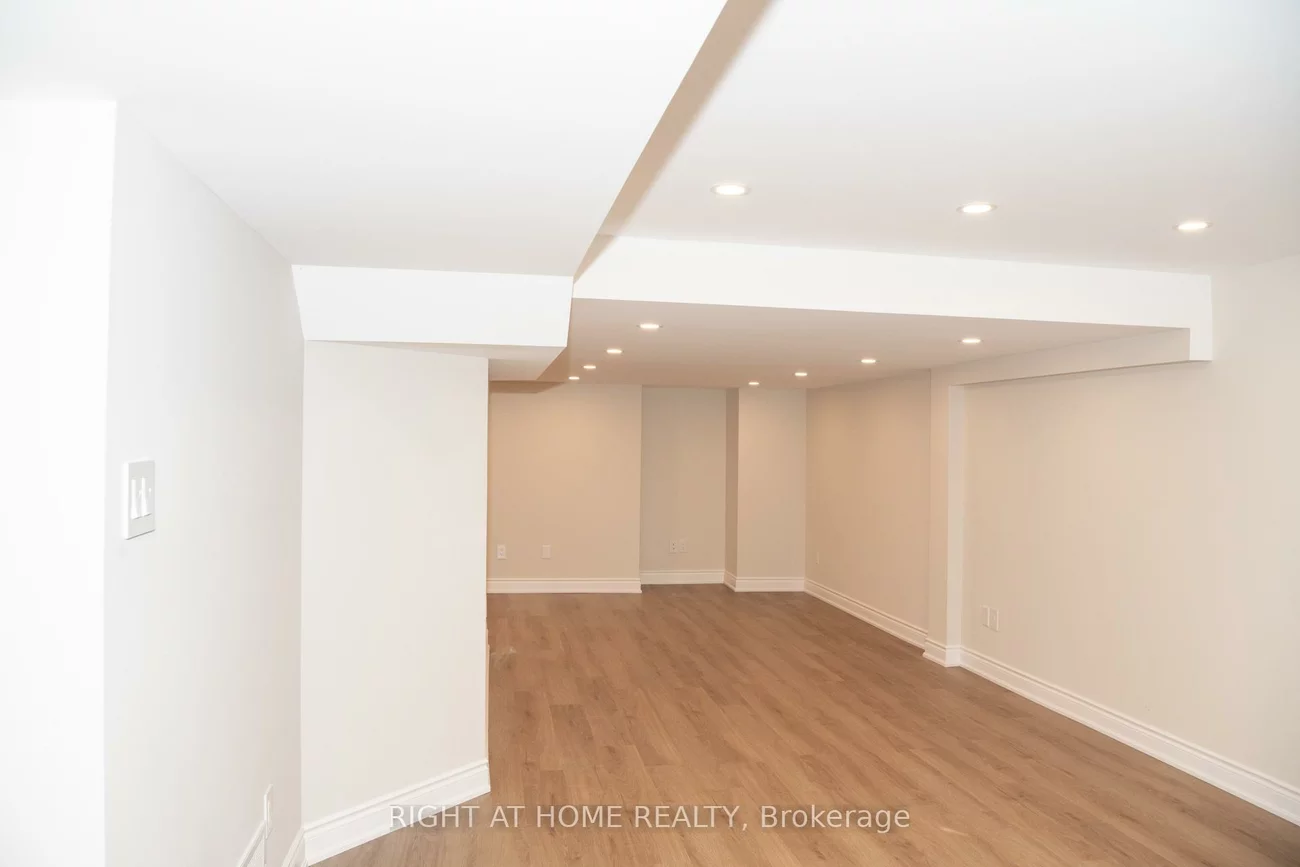 348, Nahani, Hurontario, Mississauga