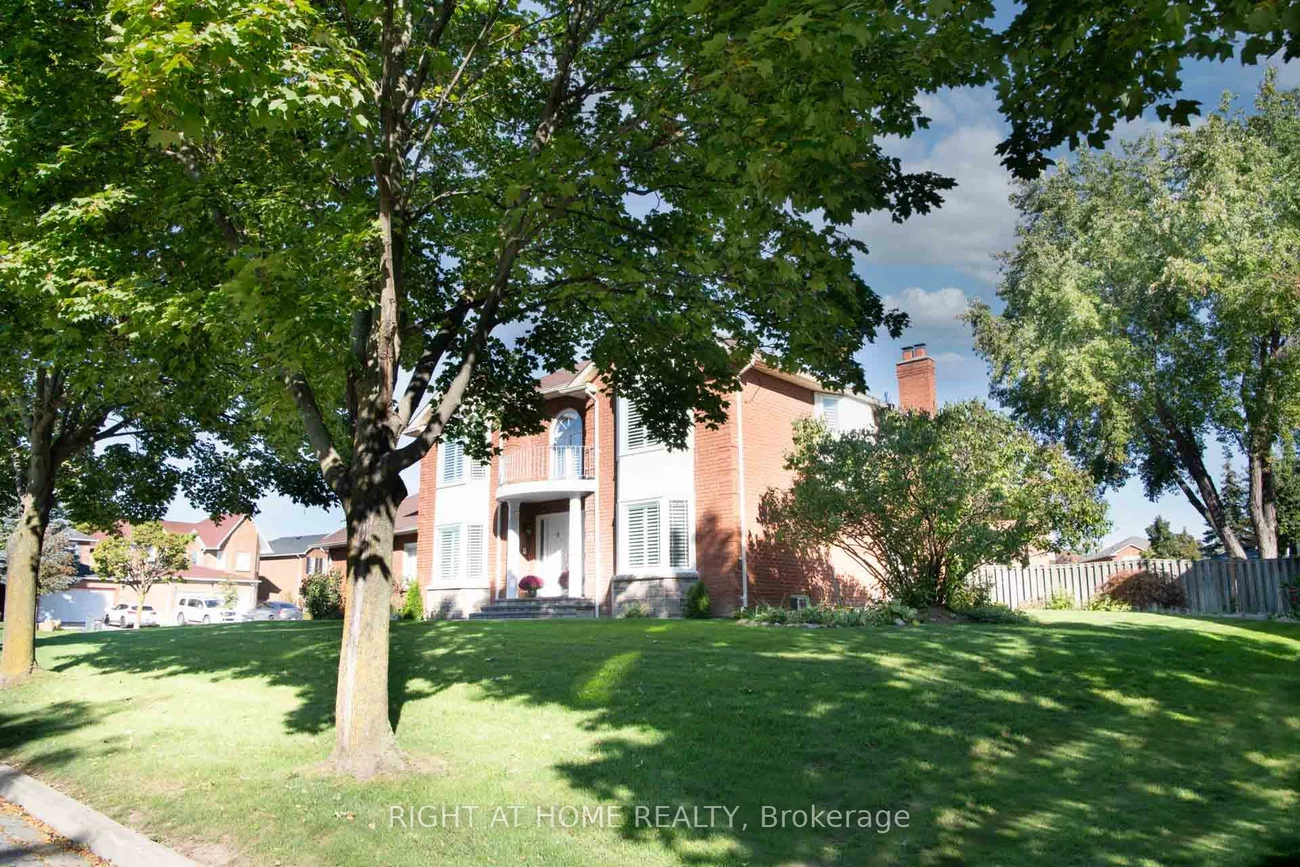 348, Nahani, Hurontario, Mississauga