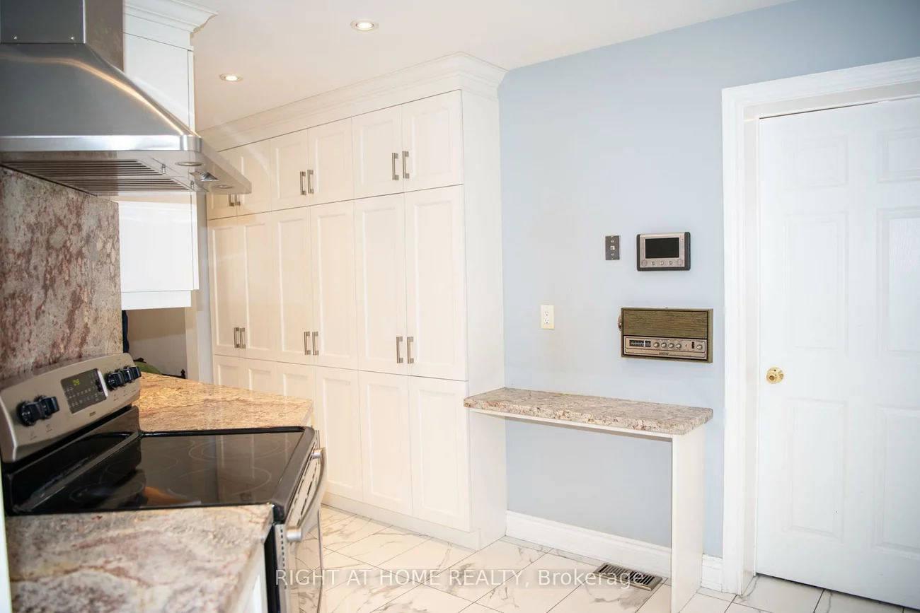 348, Nahani, Hurontario, Mississauga