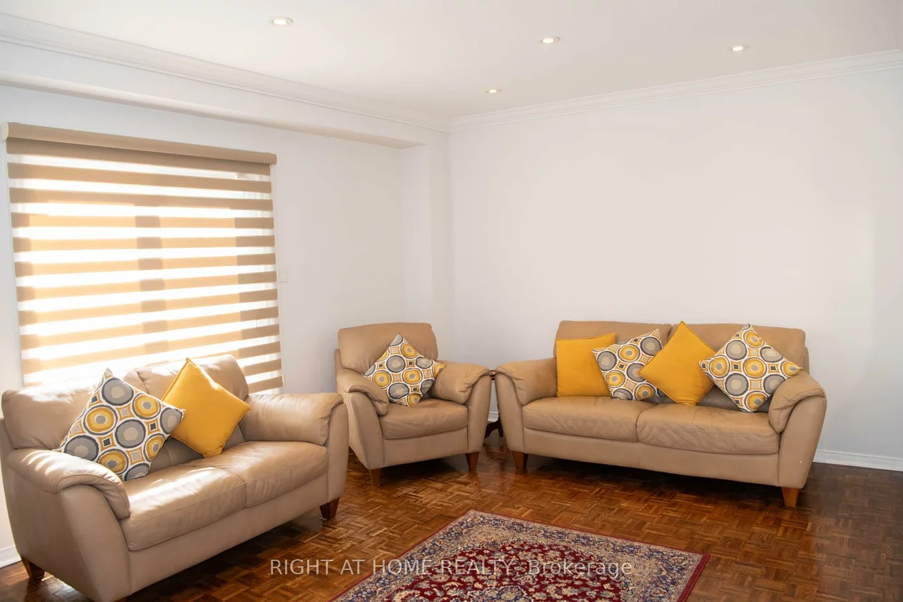 348, Nahani, Hurontario, Mississauga