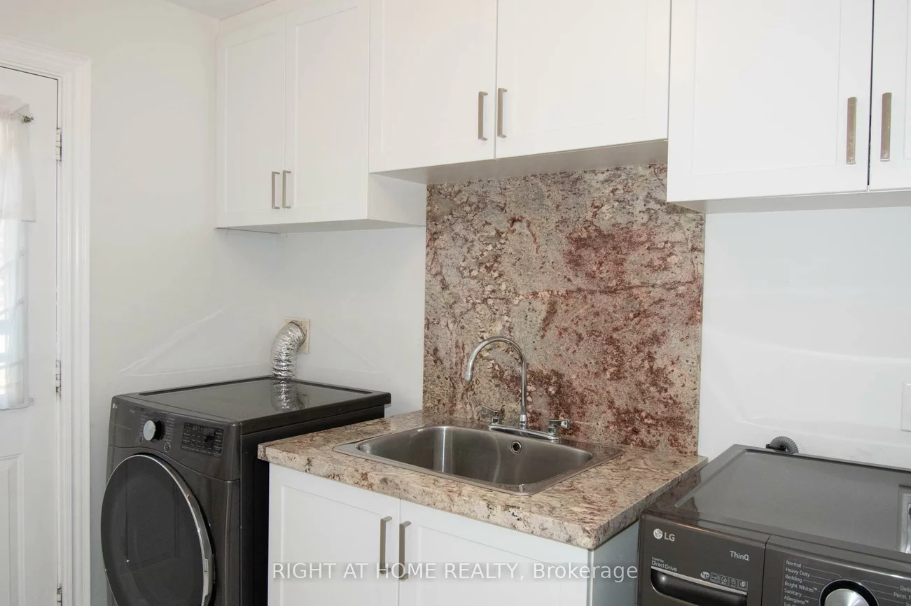 348, Nahani, Hurontario, Mississauga