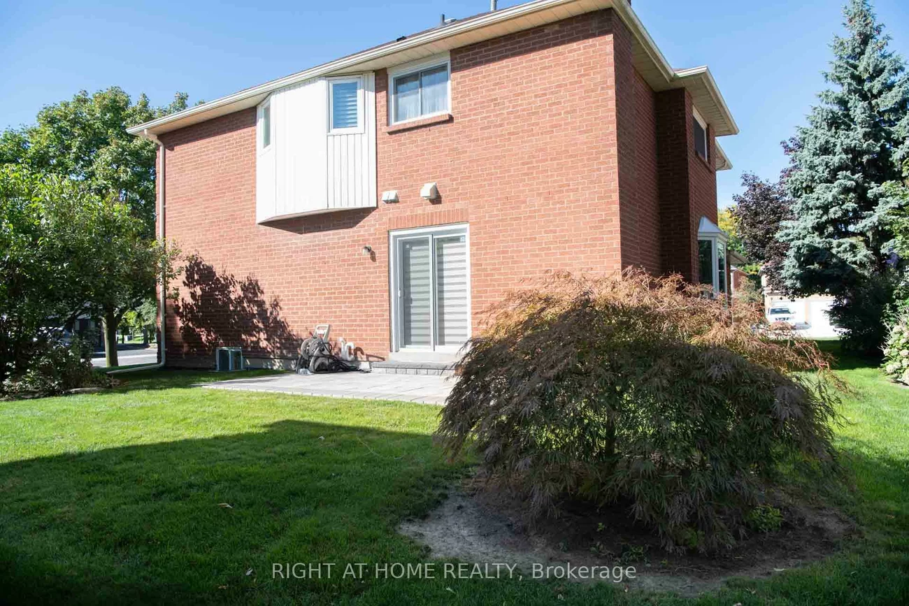 348, Nahani, Hurontario, Mississauga