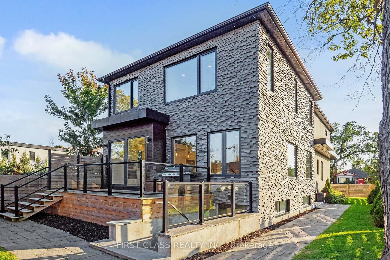 1047, Meredith, Lakeview, Mississauga