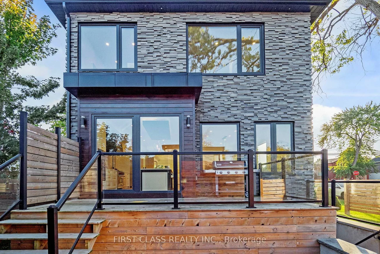 1047, Meredith, Lakeview, Mississauga