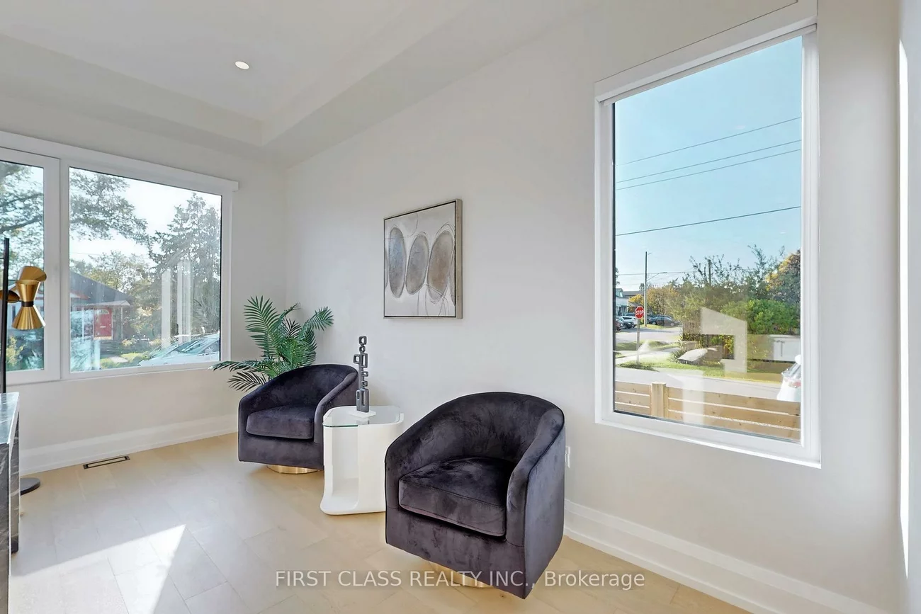 1047, Meredith, Lakeview, Mississauga