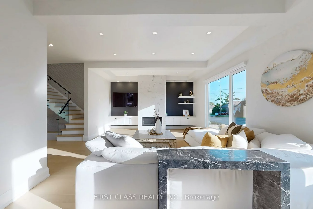 1047, Meredith, Lakeview, Mississauga