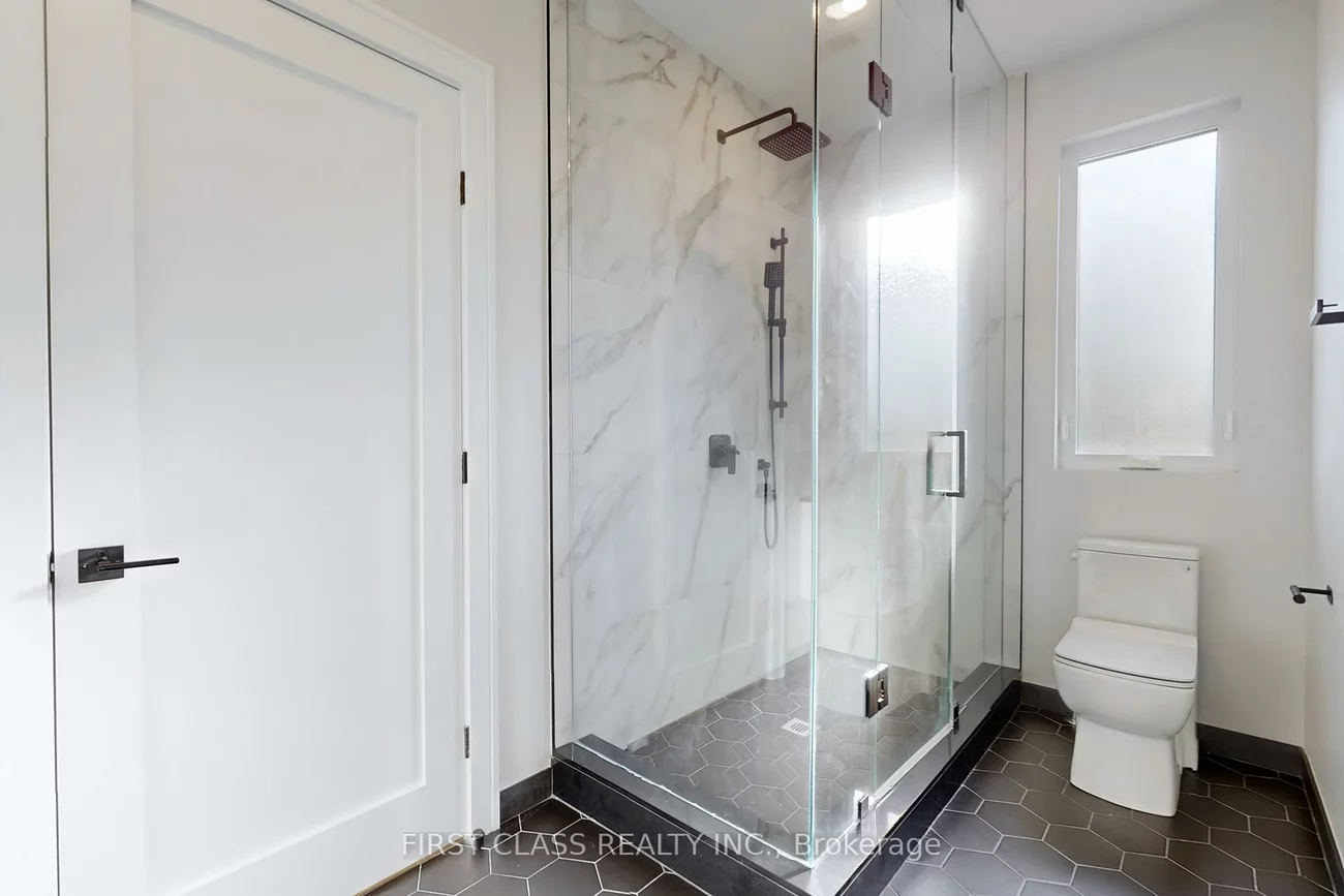 1047, Meredith, Lakeview, Mississauga