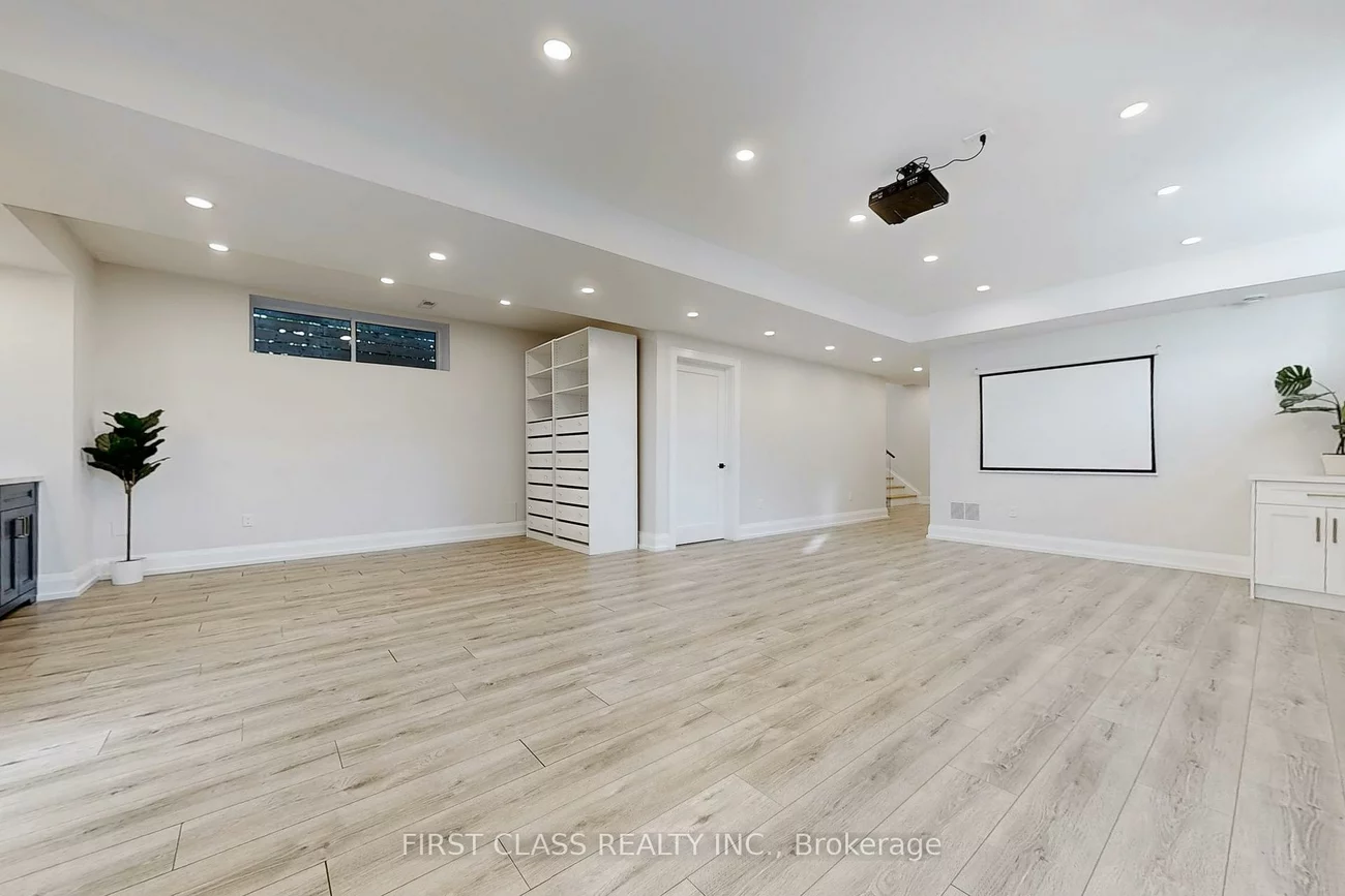 1047, Meredith, Lakeview, Mississauga