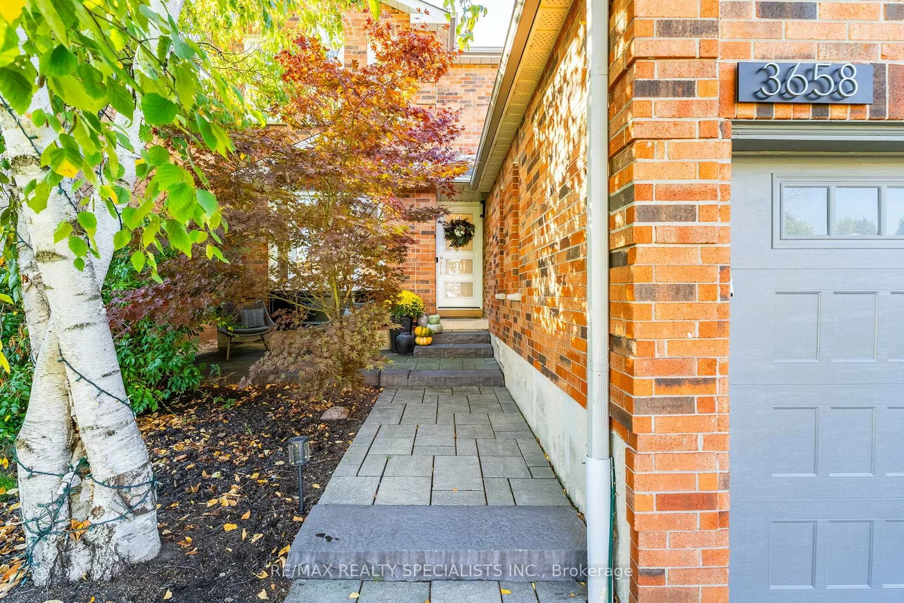 3658, Bangor, Erin Mills, Mississauga