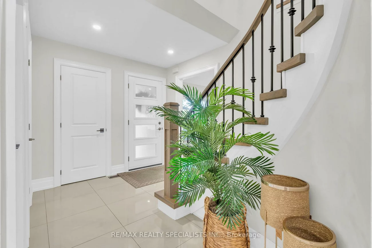 3658, Bangor, Erin Mills, Mississauga