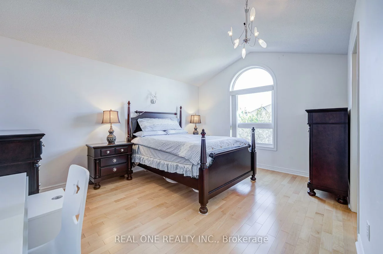 149, Paris, Hurontario, Mississauga
