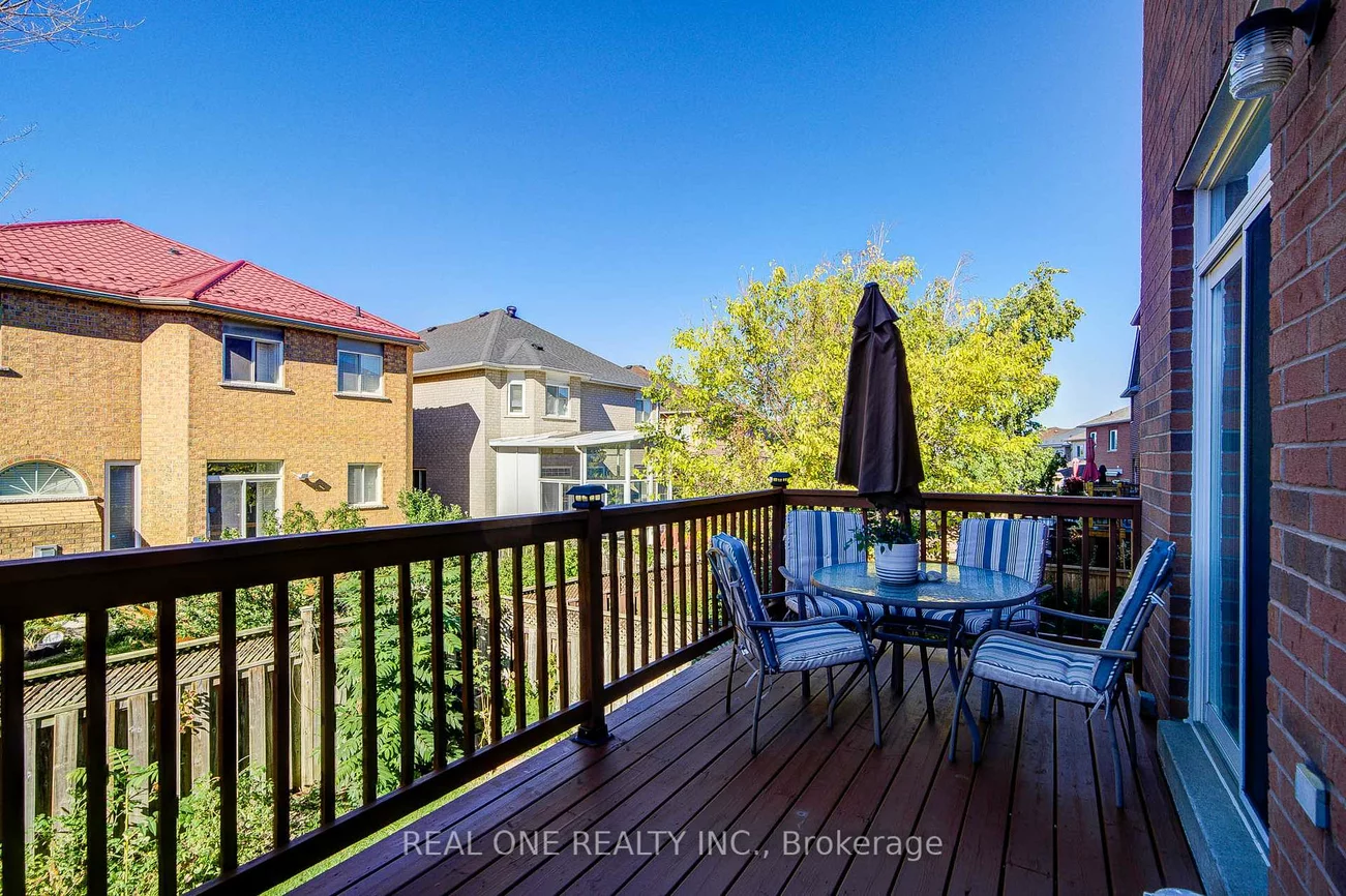 149, Paris, Hurontario, Mississauga