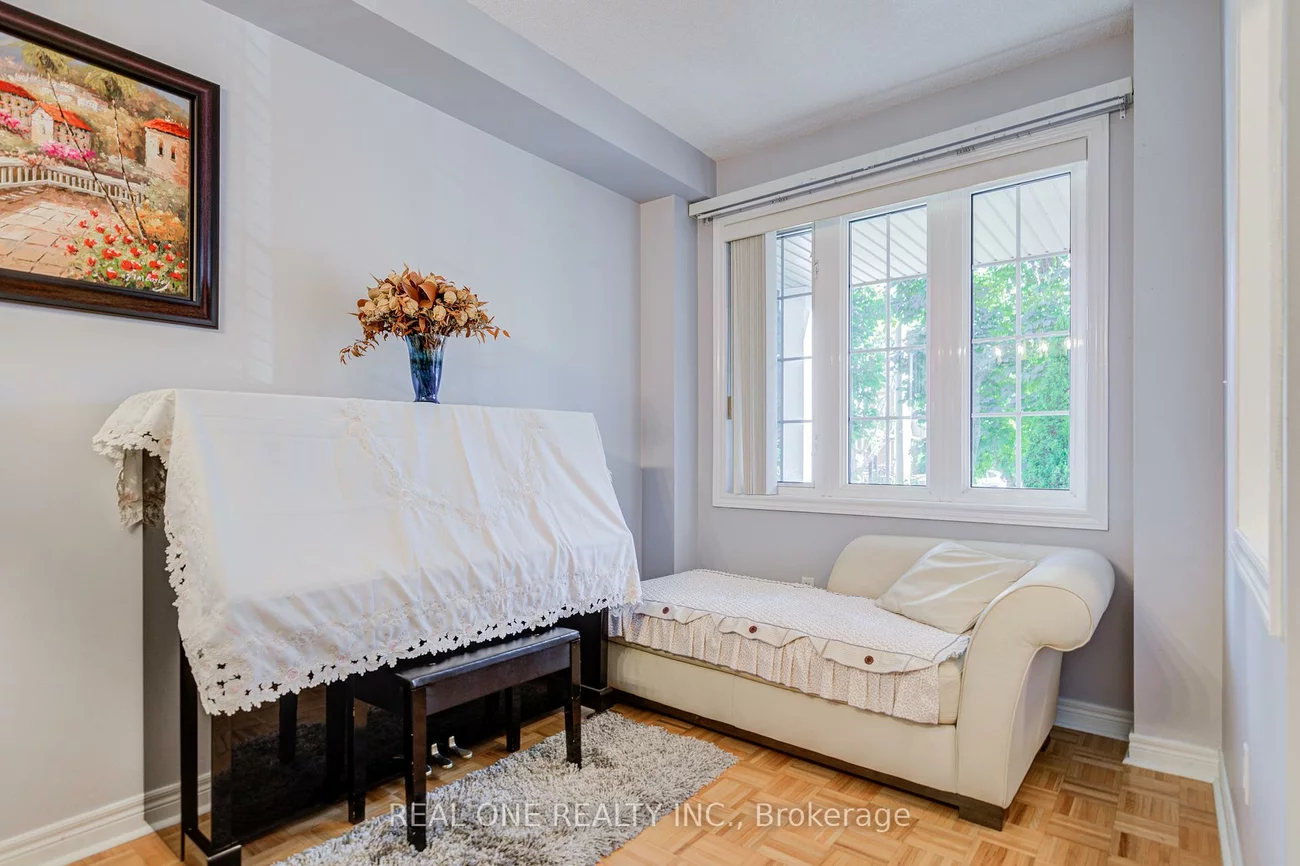 149, Paris, Hurontario, Mississauga