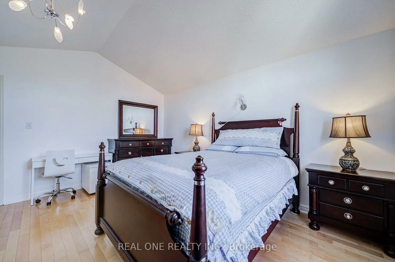 149, Paris, Hurontario, Mississauga