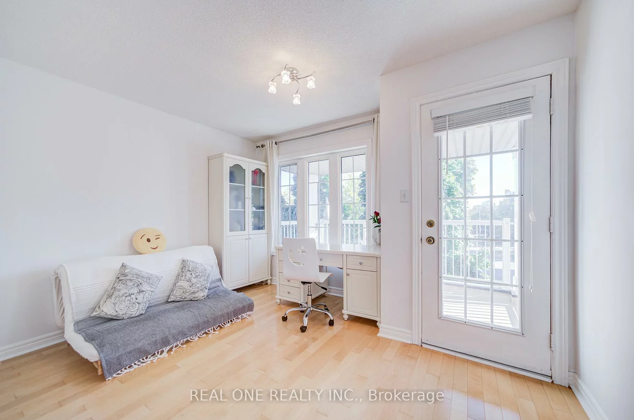 149, Paris, Hurontario, Mississauga