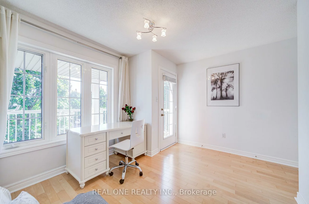 149, Paris, Hurontario, Mississauga