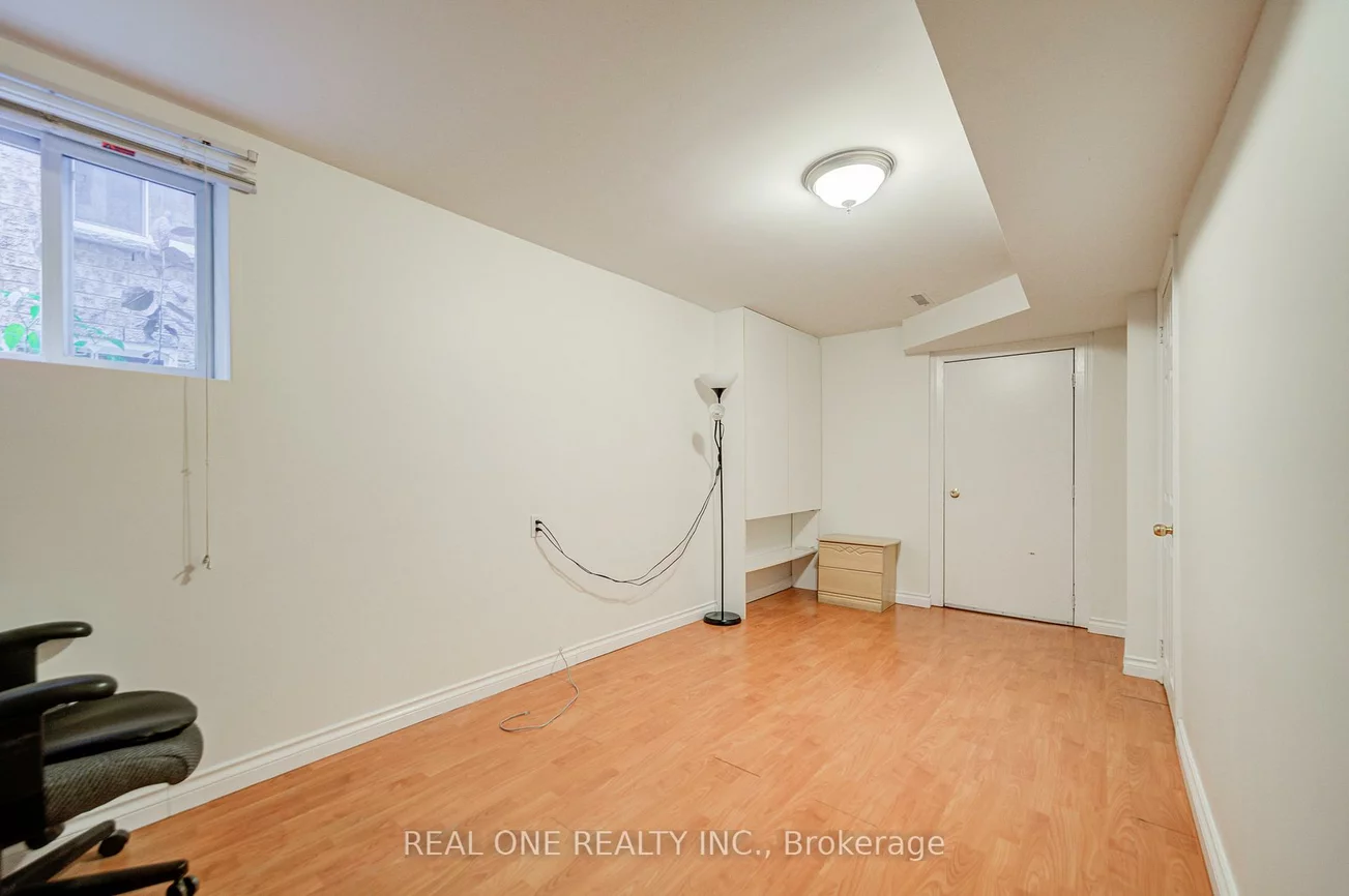 149, Paris, Hurontario, Mississauga