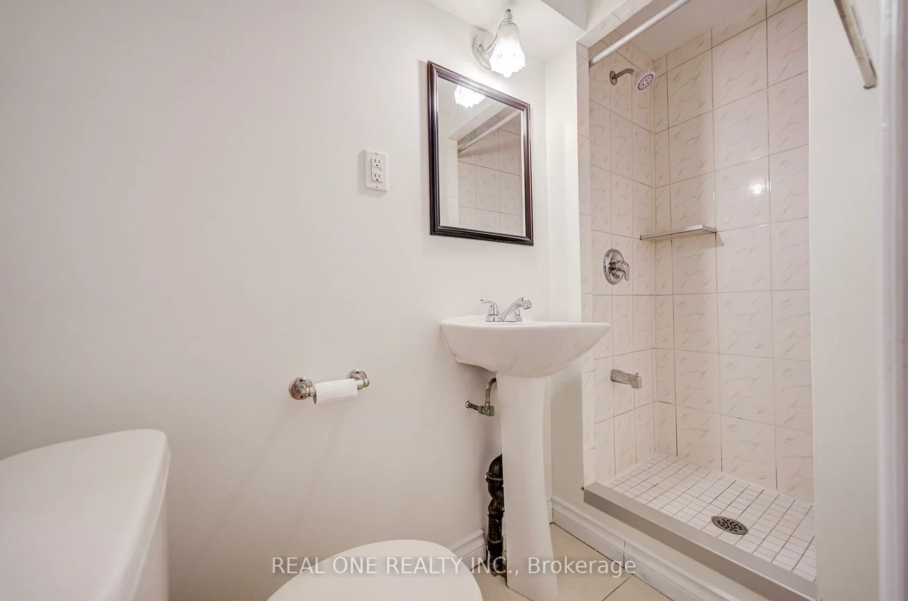 149, Paris, Hurontario, Mississauga