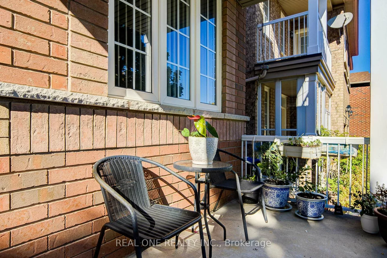 149, Paris, Hurontario, Mississauga