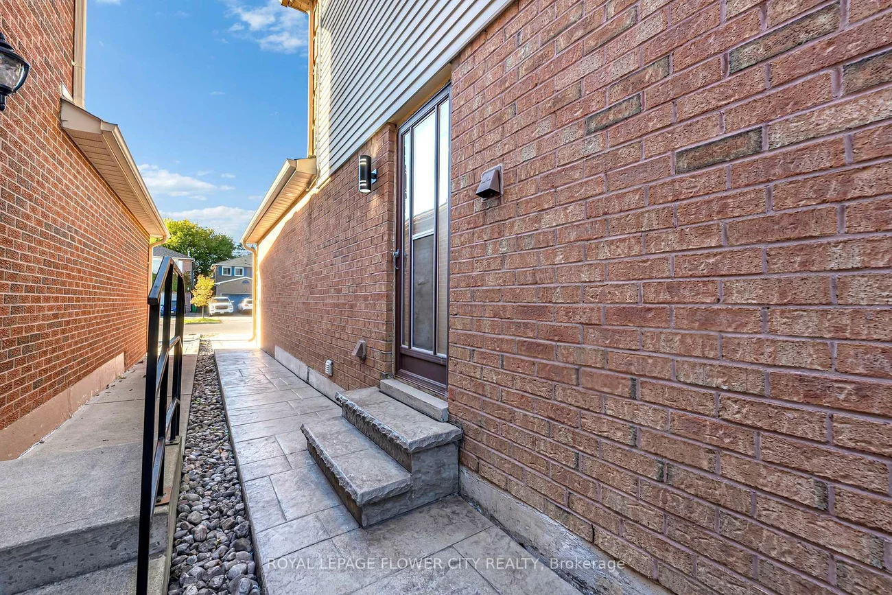 3278, Waxwing, Lisgar, Mississauga