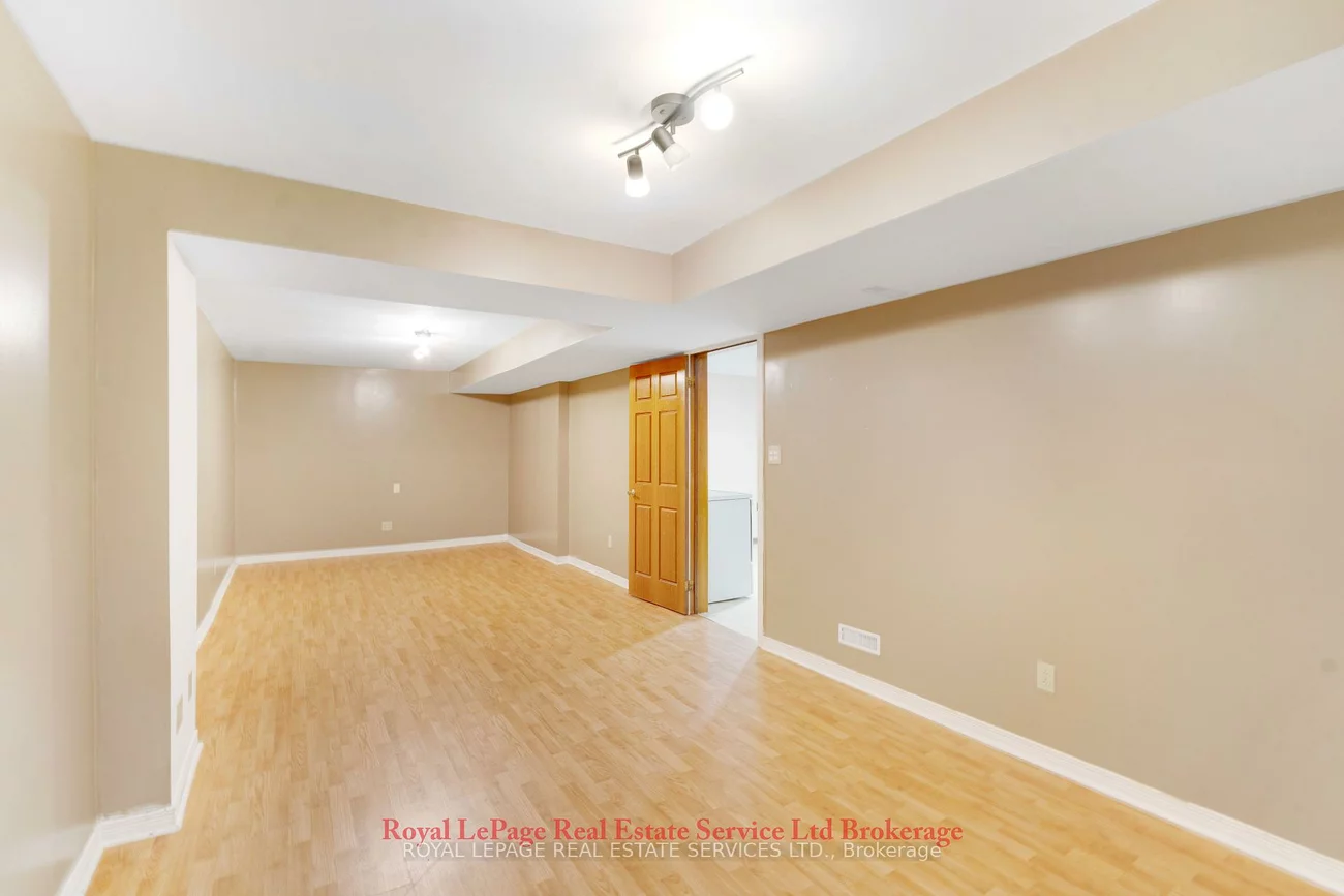 2088, Kempton Park, Central Erin Mills, Mississauga