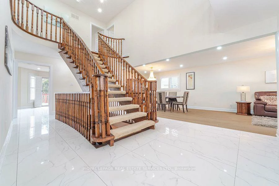 2088, Kempton Park, Central Erin Mills, Mississauga