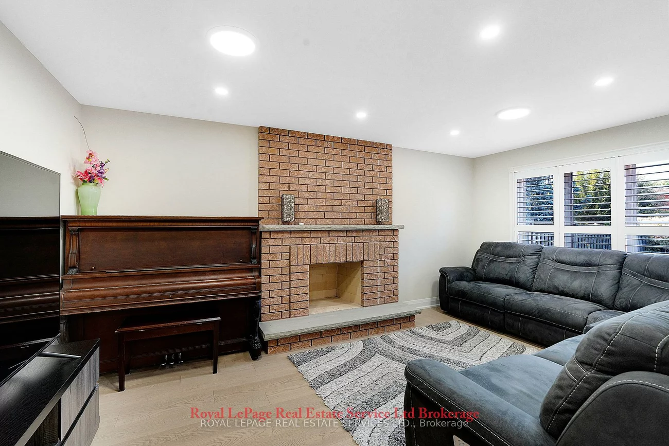 2088, Kempton Park, Central Erin Mills, Mississauga