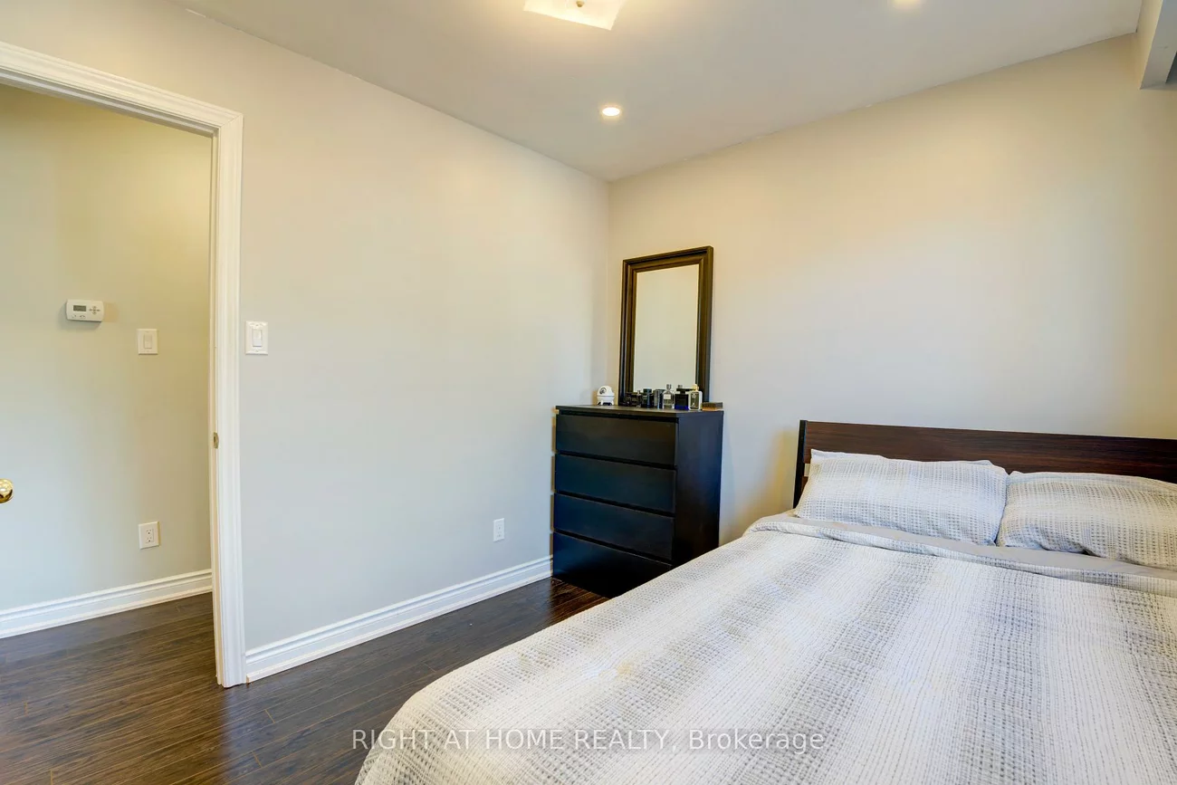 208, Meadows, Rathwood, Mississauga