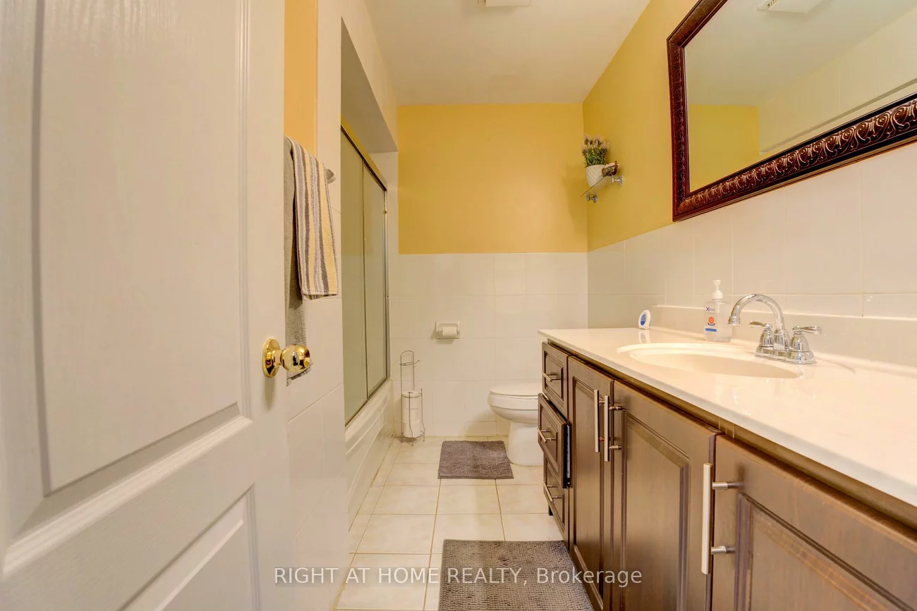 208, Meadows, Rathwood, Mississauga