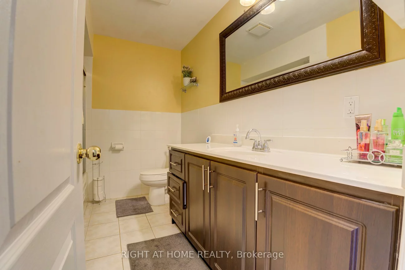 208, Meadows, Rathwood, Mississauga