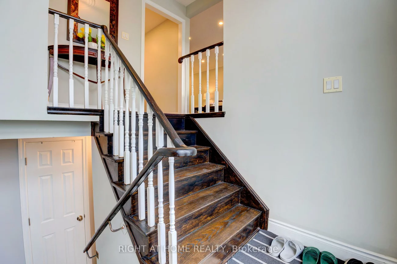 208, Meadows, Rathwood, Mississauga