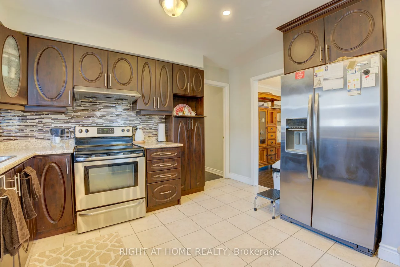 208, Meadows, Rathwood, Mississauga