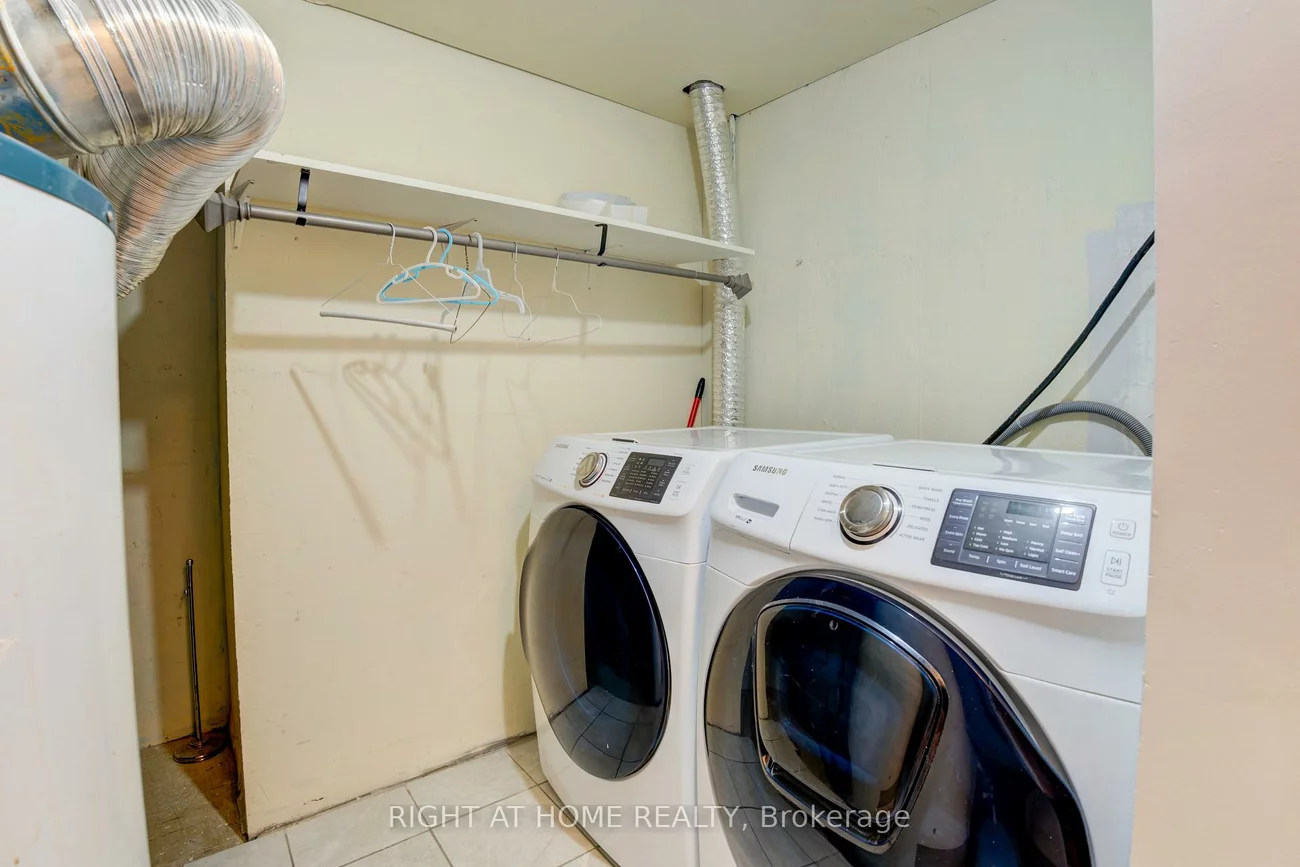 208, Meadows, Rathwood, Mississauga