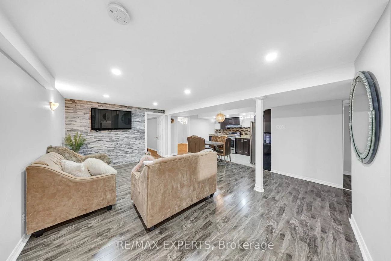 1103, Blueheron, East Credit, Mississauga