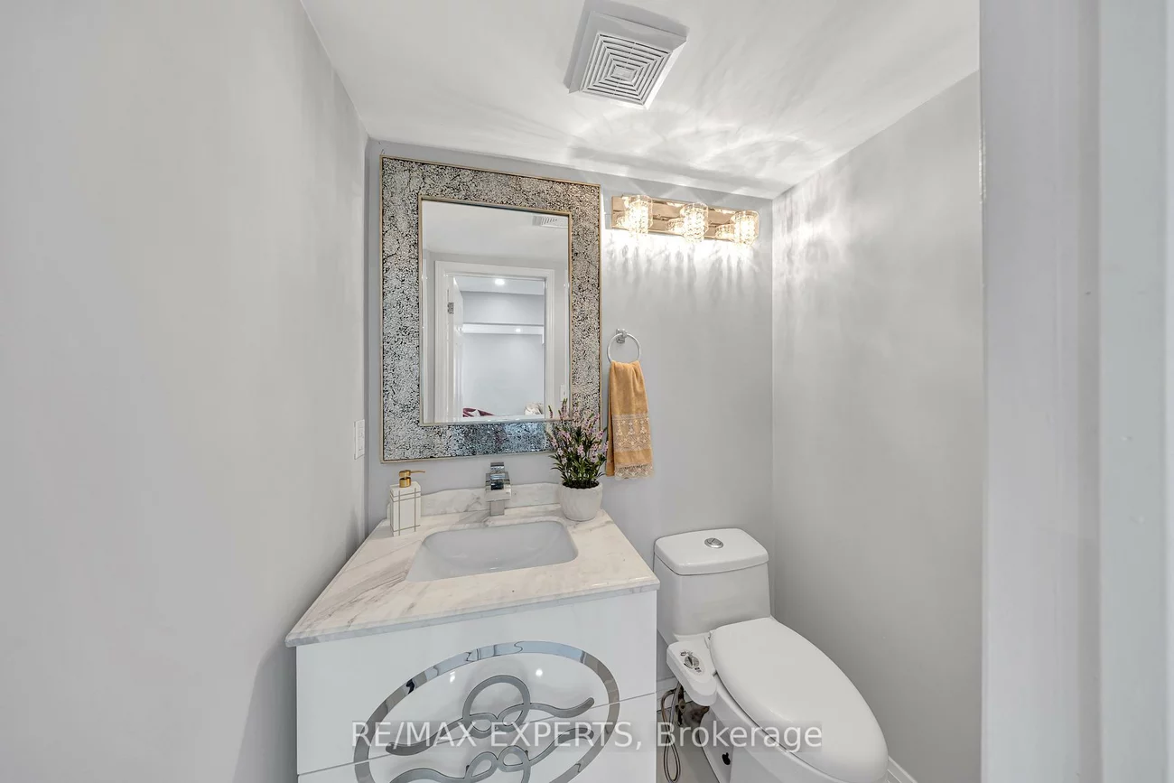1103, Blueheron, East Credit, Mississauga